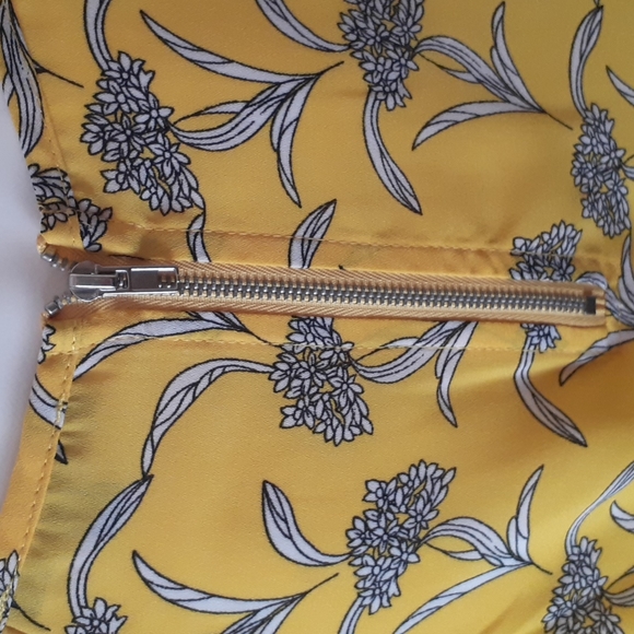 Papermoon Floral Blouse - Picture 6 of 8